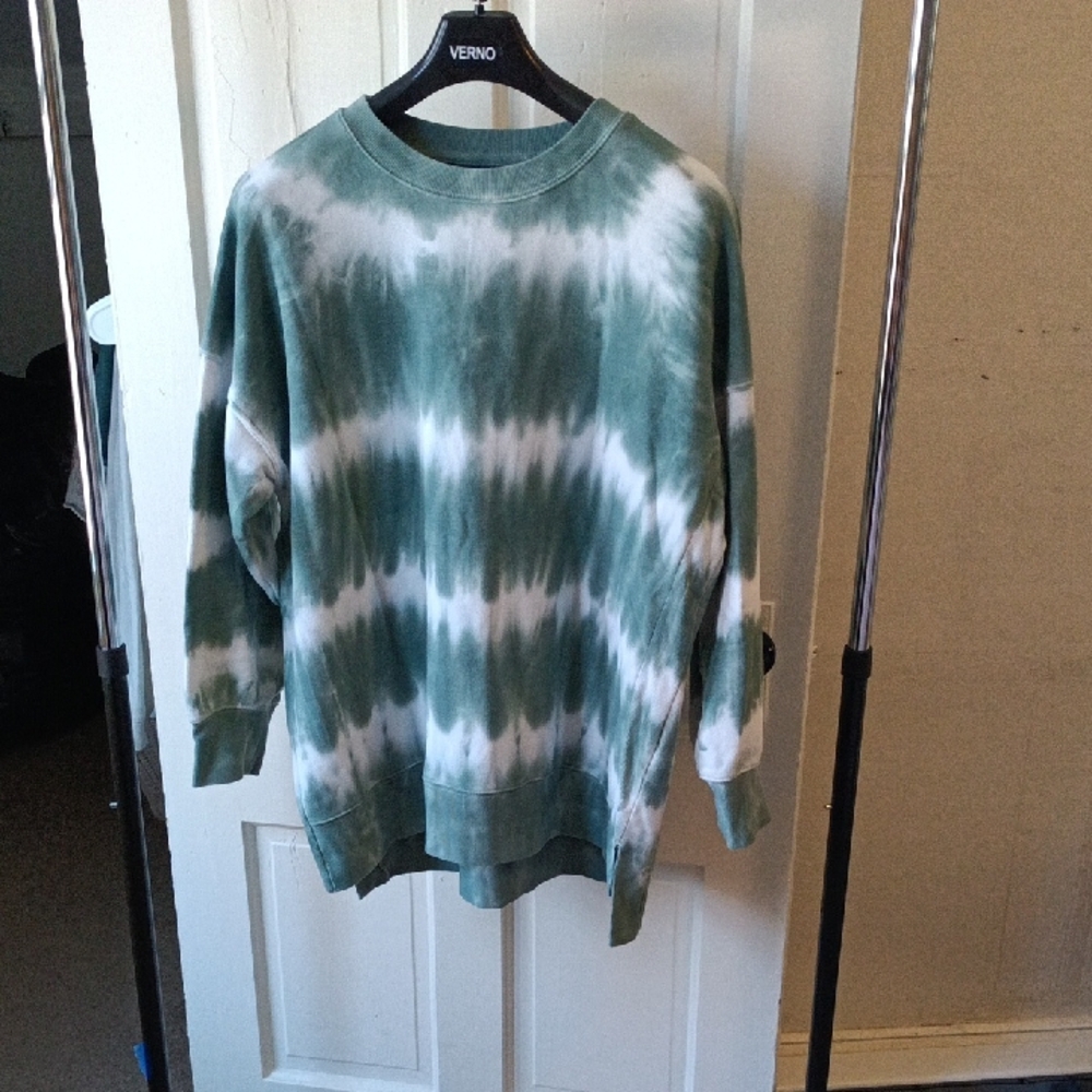 SO Crewneck Sweater in Green and White